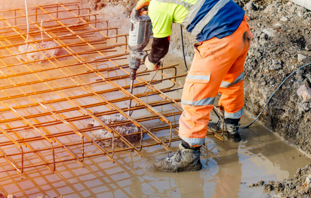Best Commercial Concrete Services in Ishpeng, MI